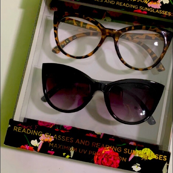 Betsey Johnson Accessories - Betsey Johnson Reading and Sunglasses +1.50